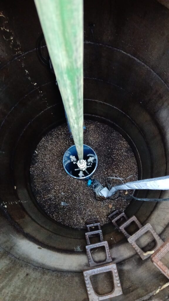 spüldüse im brunnen